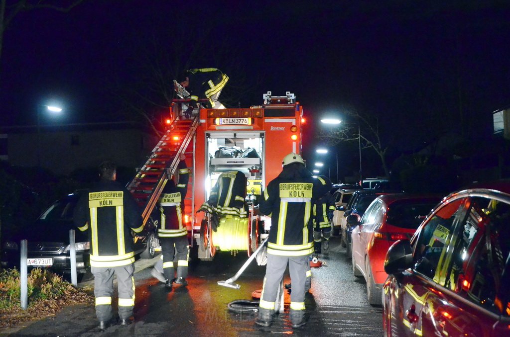 Feuer 2 Y Koeln Porz Zuendorf Auf dem Loor P122.JPG - Miklos Laubert